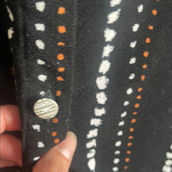 Adrienne Vittadini Black and White Button-down Top - Picture 4 of 6